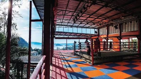 Khun Suek Muay Thai